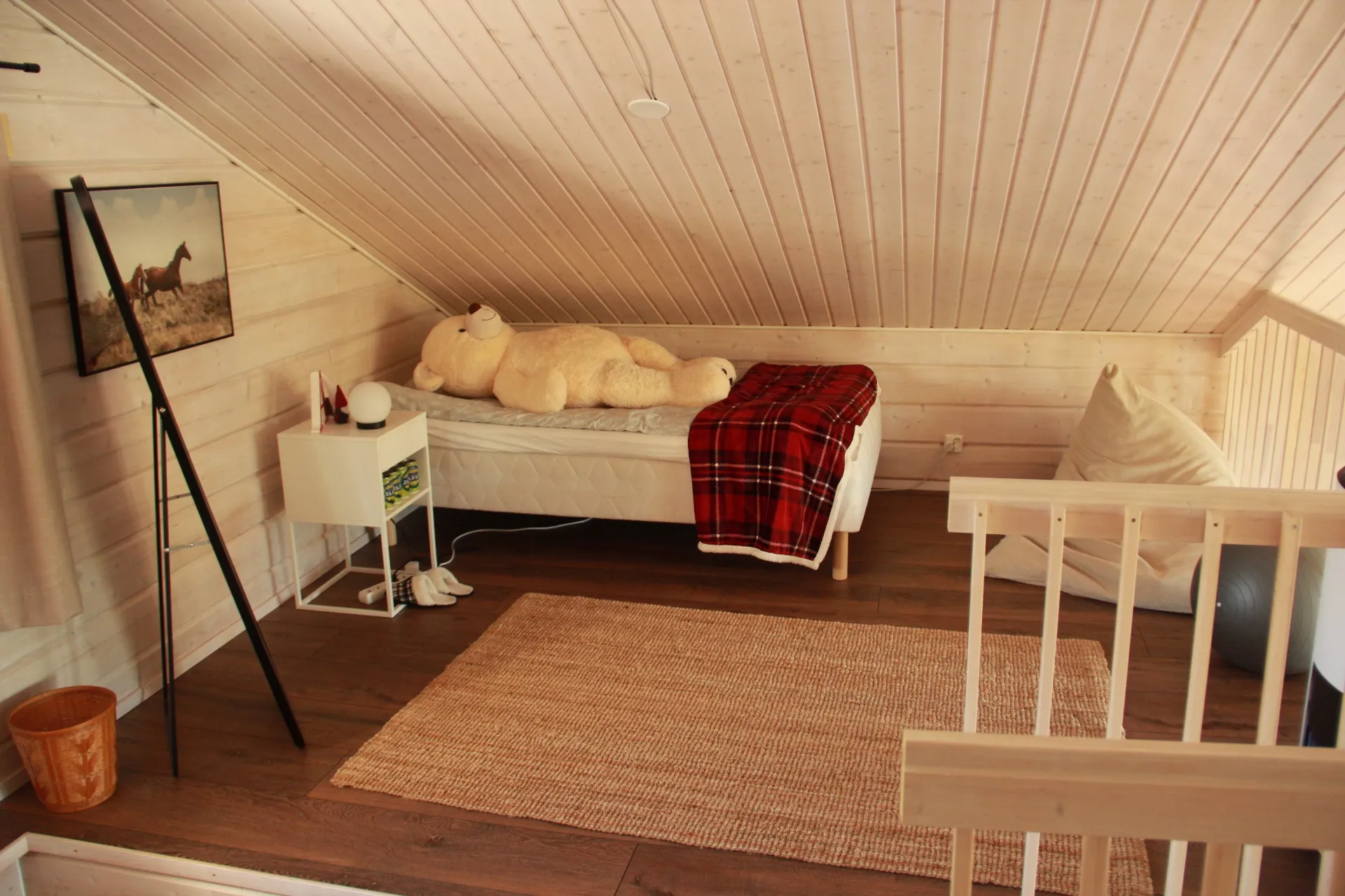 Mezzanine loft with single bed